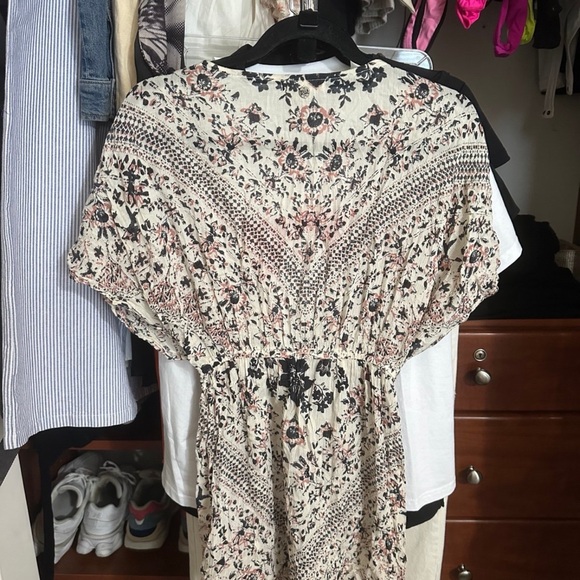 Billabong beach coverup - Picture 3 of 3